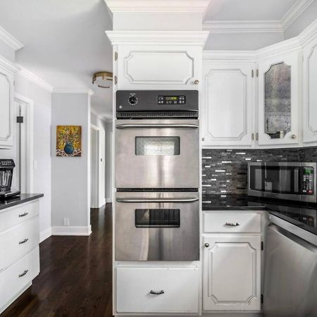 Spacious, Luxury Renovated Home With 4 Kings, Firepit Glen Ellyn Екстериор снимка