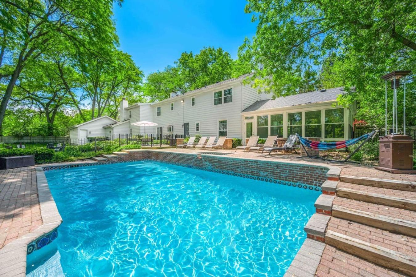 Spacious, Luxury Renovated Home With 4 Kings, Firepit Glen Ellyn Екстериор снимка